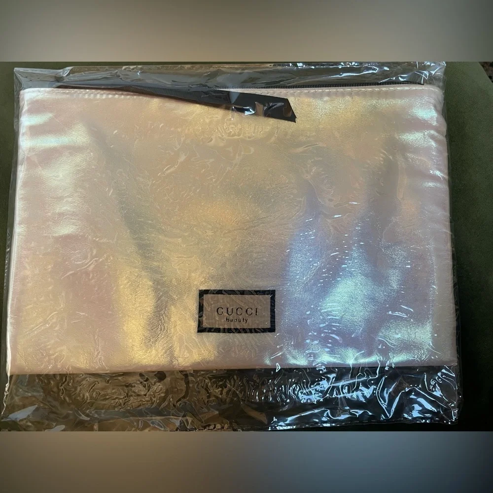 NEW Gucci Beauty Iridescent Floral Lined Cosmetic Bag